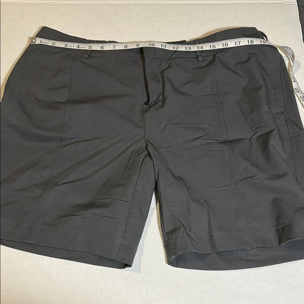 32 Degrees Black Bermuda Shorts Casual Comfort